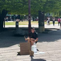 Mrs Left with Kids!!! Need Money 4 Lawyer 😂