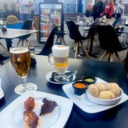 Croquetas, Patatas Canarios und ein Barranquito für Steve