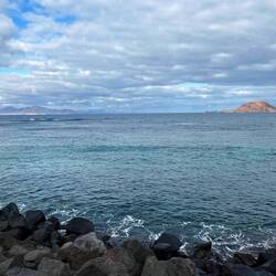 Links Lanzarote und rechts Lobos