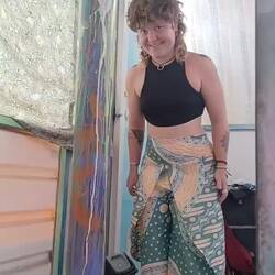 Feuerwehrrutsche im Zimmer. Kinderheitsträume werden doch noch wahr🥹