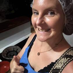 Wenn es draußen regnet, dann fährst du eben mit frischer Frise und Duschhaube