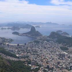 The view over the city looking out to Sugarloaf mountain.