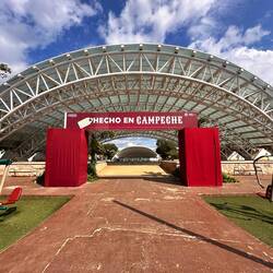 moderne Aussenbühne