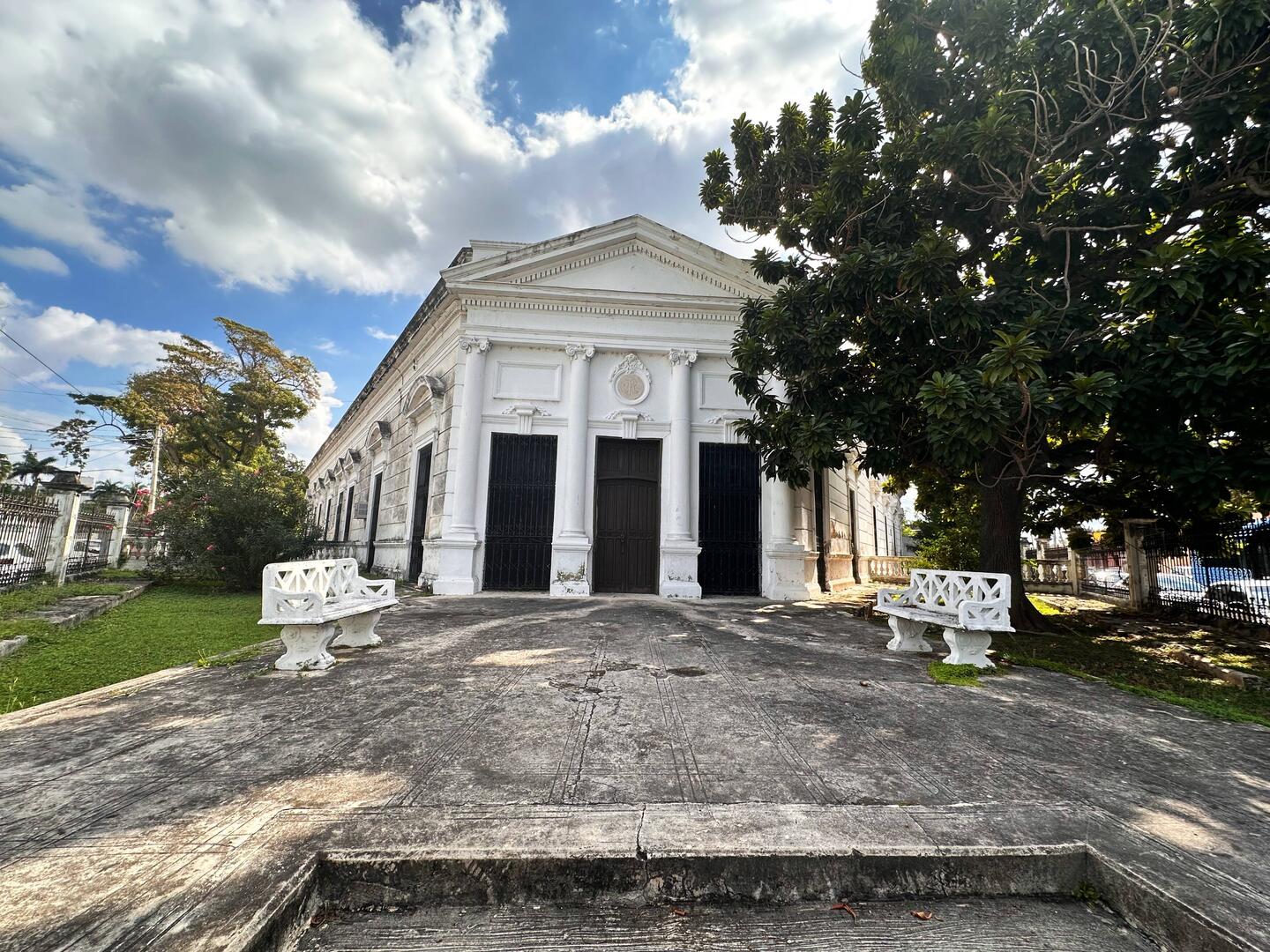 Hübsch, unbewohnt,unweit meiner Unterkunft