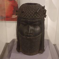 Eine der wunderschönen Benin-Bronzen