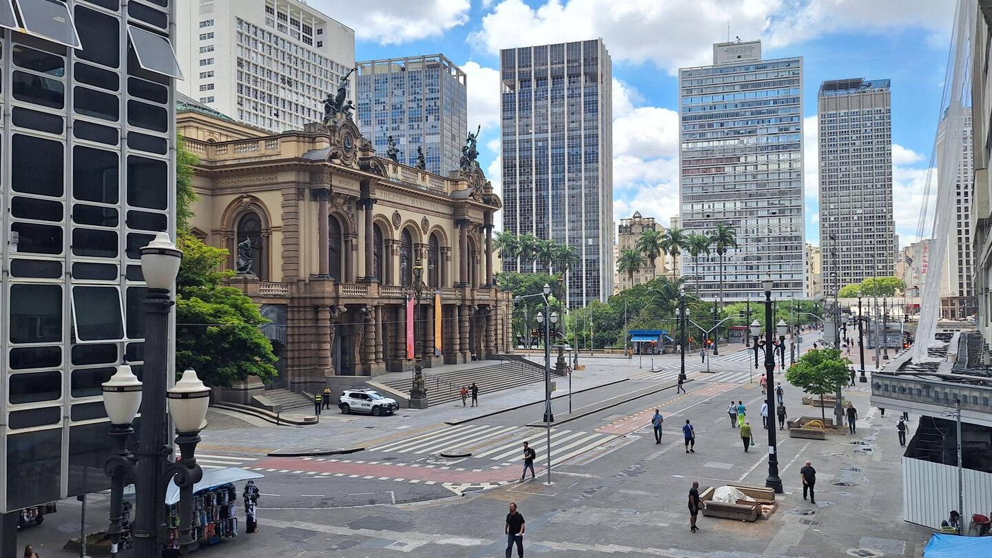 The Sao Paulo theatre built in 1911, really stands out against it's more modern surroundings.