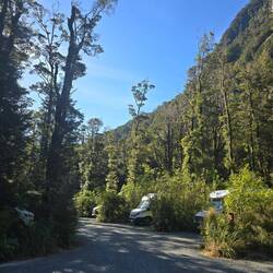 Die Stellplätze für die Campervans