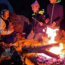 Une belle relation naissante avec Mado. Mathis et Robin se confrontent à la nécessité des langues