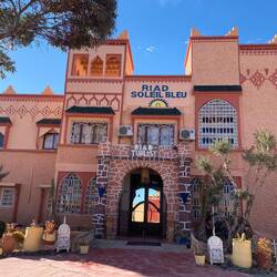 Unsere Unterkunft (bzw der Parkplatz des Hotels)