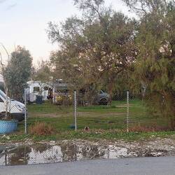 Blick von der Straße auf den CP