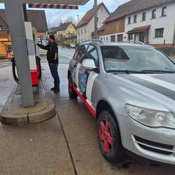 ...um die billigste Minitankstelle jenseits der Autobahn zu finden...