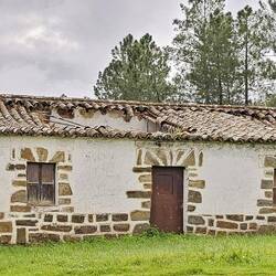 Typische Häuser in Ameixial an der N2