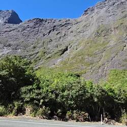 Alleine die Fahrt durchs Tal ist schon sehr beeindruckend