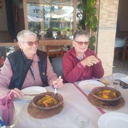 Wir essen wieder leckere Tajine