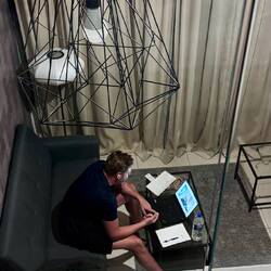 Zwischendurch ein Meeting um 22Uhr 🙃