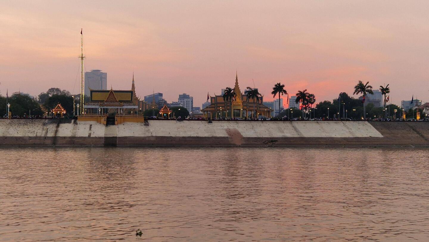 Bootsfahrt in den Sonnenuntergang