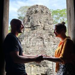 Er dachte, dass wir zusammen sind und wollte unbedingt, dass wir Händchen halten 🤣