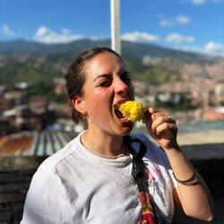 Lokale Spezialität: Maracumango-Eis welches in Zitronensaft+Salz getunkt wird