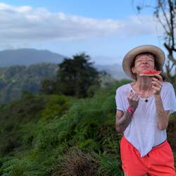 Immer wieder gibt es Pausen mit frischem Obst - genau Monas Ding 😍