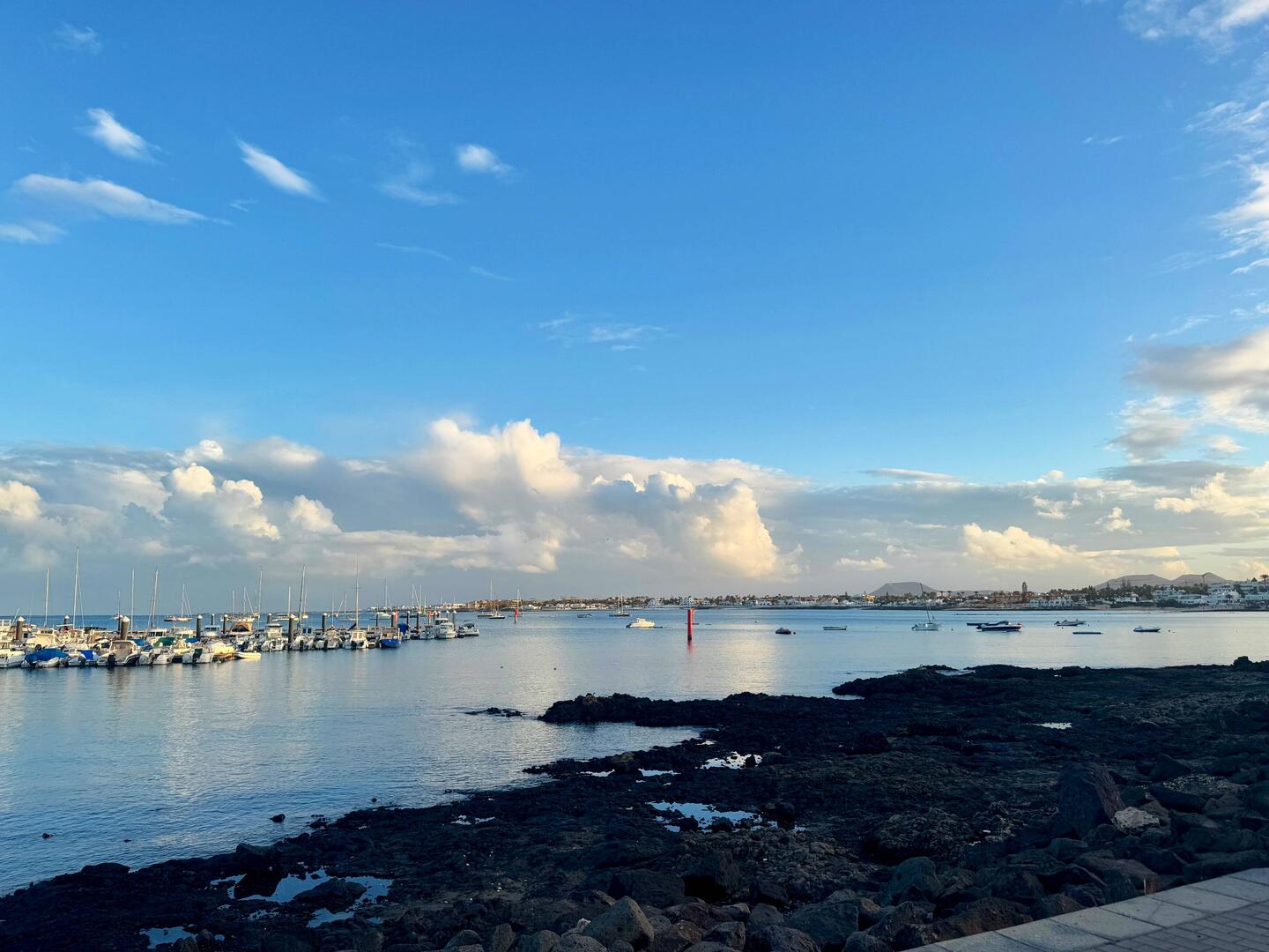 Hier konnten wir rüber nach Lanzarote schauen - alles gar nicht so weit weg