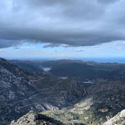 Blick Richtung Meer (Strasse von Norden her)
