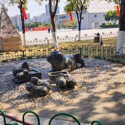 Pig statues in the garden