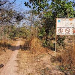 Zumindest laut Schild bin ich jetzt im Dulombi-Nationalpark - Zum Glück ist Zelten nicht verboten