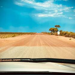 Endlich von Asphalt auf roten Gravel...😛