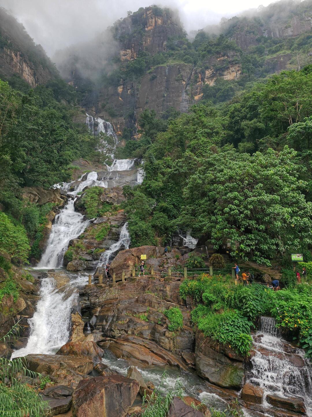 Der Wasserfall in seiner ganzen Pracht