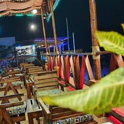Im Hotelrestaurant Musik und Ässe gnüsse