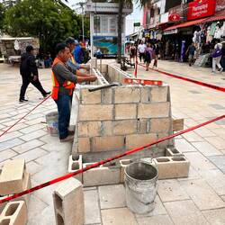 Baumeister ... - gibt eine Sitzbank denke ich