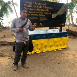 Här har vi vår guide, Haniél.