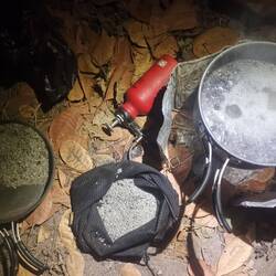 Mein Versuch den verunreinigten Reis von Kohle und anderem Schmutz zu trennen