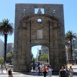 This was the second city gate to enter the fort