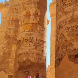 Karnak, temple de Haute Égypte, fut à Thèbes la demeure terrestre du Dieu Amon-Rê.