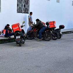 unabhängige Essenslieferanten - zwischen Mahlzeiten