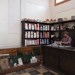 Von Schuhen bis Stoff