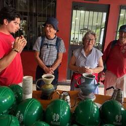 Rundan avslutades med avsmakning av mellanrostad och mörkrostat kaffe.