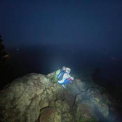 Auf dem Peak mit der Stadt Ella unter uns...