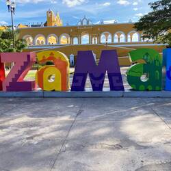 Und schon spielen Mini und Max wieder verstecken. Findet ihr sie?