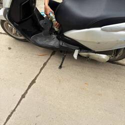 Getankt wird aus Einweg Plasteflaschen