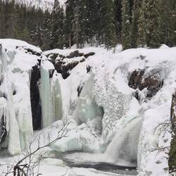 Eisbach...wie in München mit "stehender" Welle