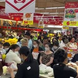 Einkaufen... vor Neujahr 😵‍💫