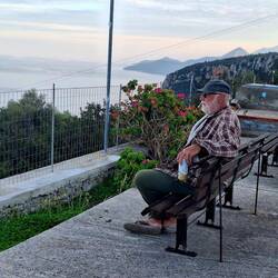 Feierabendbier mit Blick auf das Meer