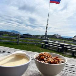 Sauermilch und Buchweizen mit Griben
