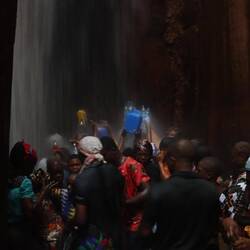 Das Wasser wird aufgefangen...