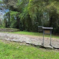 Man kan tro att romarna byggt vägen, men icke. Den byggdes också för ca 1000 år sedan.