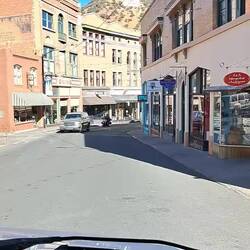 Einmal mit dem Auto durch😄