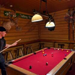 Pool in einer Bar in Fernie
