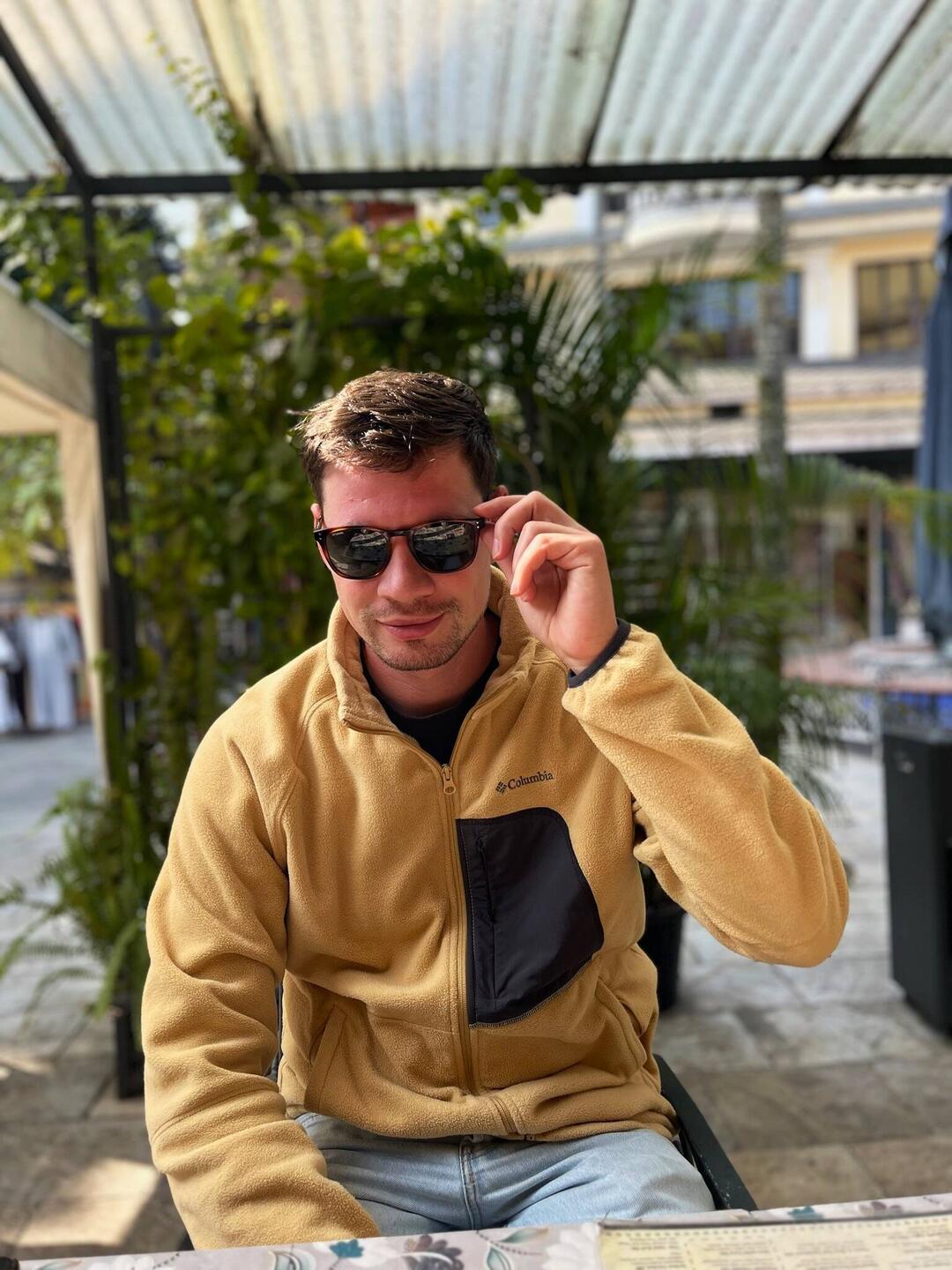 Pose üben für die indischen Paparazzi